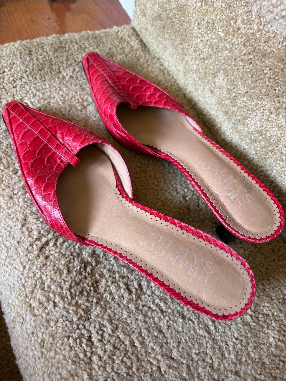 Franco Sarto Red Textured Pointed-Toe Mule Slides - Picture 3 of 3